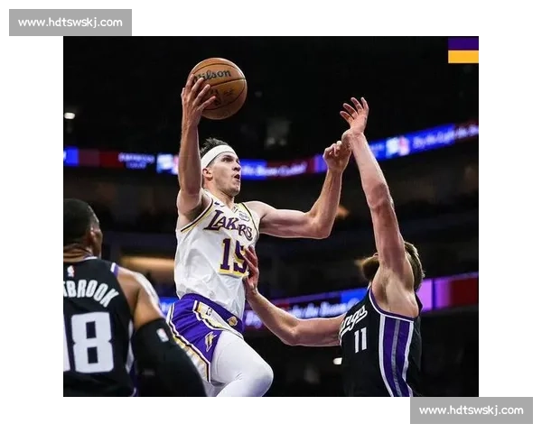 里夫斯 51+11+9 创生涯新高 湖人擒国王获两连胜